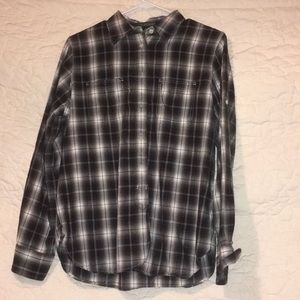 Button down b/w flannel